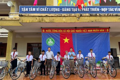 TRƯỜNG THCS AN PHÚ 3 TRAO TẶNG XE ĐẠP CHO HỌC SINH CÓ HOÀN CẢNH KHÓ KHĂN