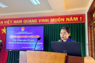 LỄ KẾT NẠP ĐOÀN VIÊN MỚI NHÂN KỶ NIỆM 95 NĂM NGÀY THÀNH LẬP ĐOÀN TNCS HỒ CHÍ MINH