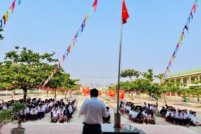 TRƯỜNG THCS NGHĨA AN TỔ CHỨC TƯ VẤN, CUNG CẤP THÔNG TIN TUYỂN SINH VÀO 10 CHO HỌC SINH LỚP 9 NĂM HỌC 2025-2026