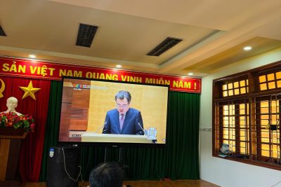 Cán bộ, giáo viên, nhân viên Trường THCS Nghĩa An nghiêm túc tham dự Hội nghị toàn quốc nghiên cứu, học tập, quán triệt và triển khai thực hiện Nghị quyết Hội nghị lần thứ ba Ban Chấp hành Trung ương Đảng khóa XIV